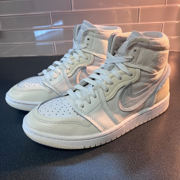 Nike Women's Air Jordan 1 MM High White Pure Platinum Sail FB9891-100 Size 8.5 - Picture 4 of 12